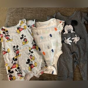 Little Unisex Newborn lot #95